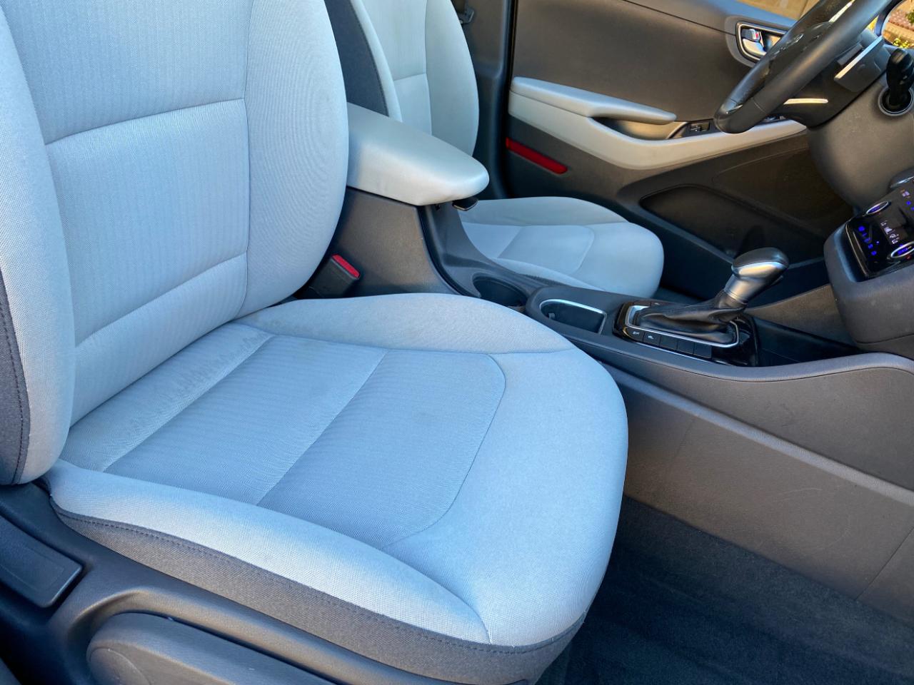 Hyundai Ioniq Plug-In Hybrid SEL Hatchback 2022