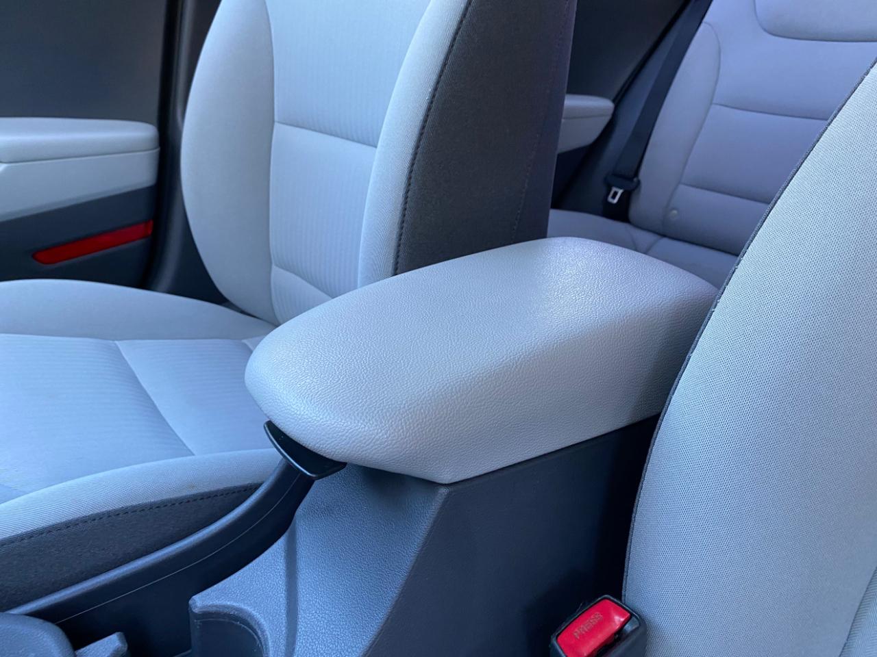 Hyundai Ioniq Plug-In Hybrid SEL Hatchback 2022