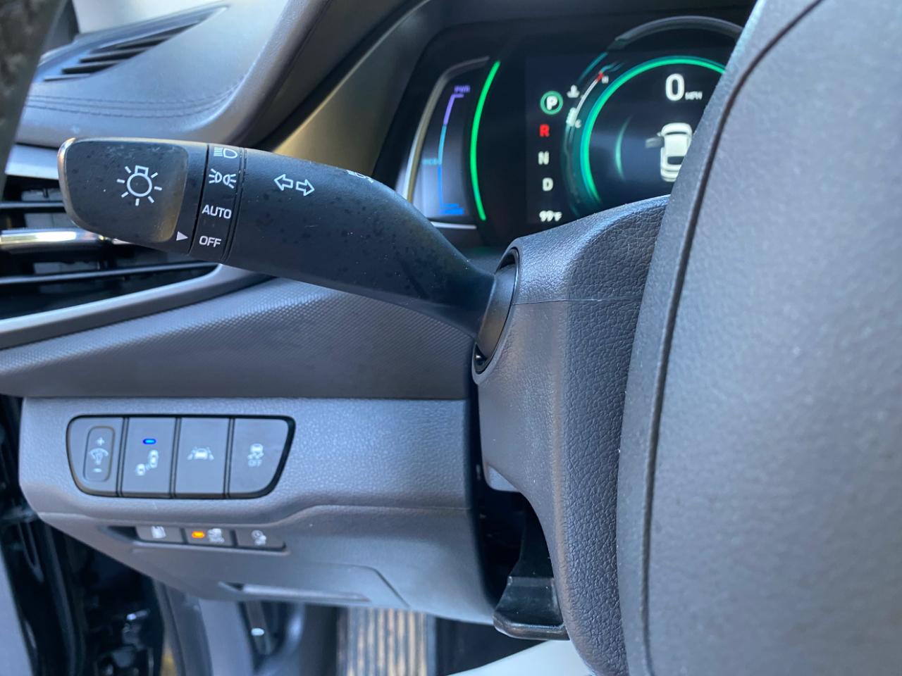 Hyundai Ioniq Plug-In Hybrid SEL Hatchback 2022