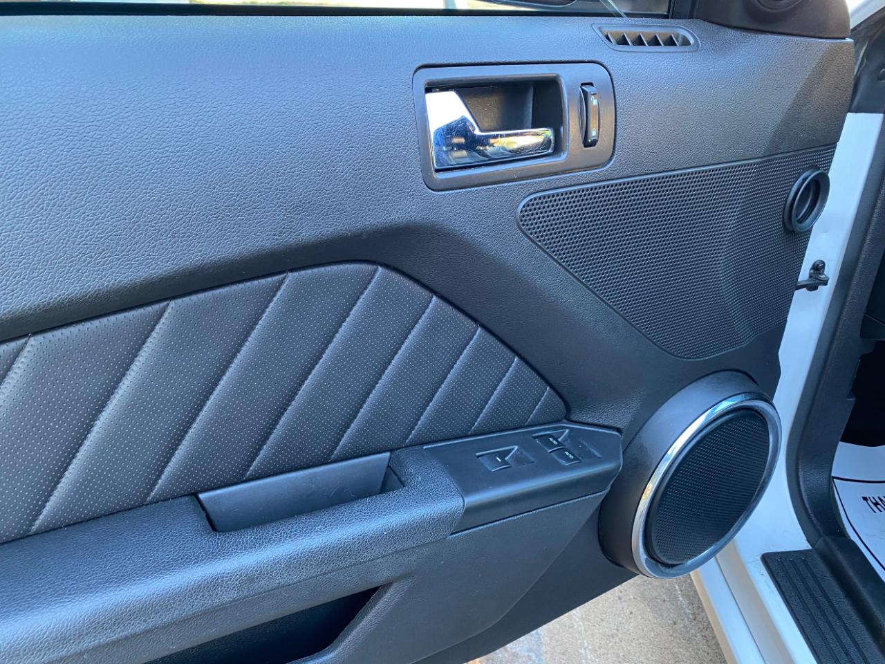 Ford Mustang 2dr Conv V6 Premium 2014