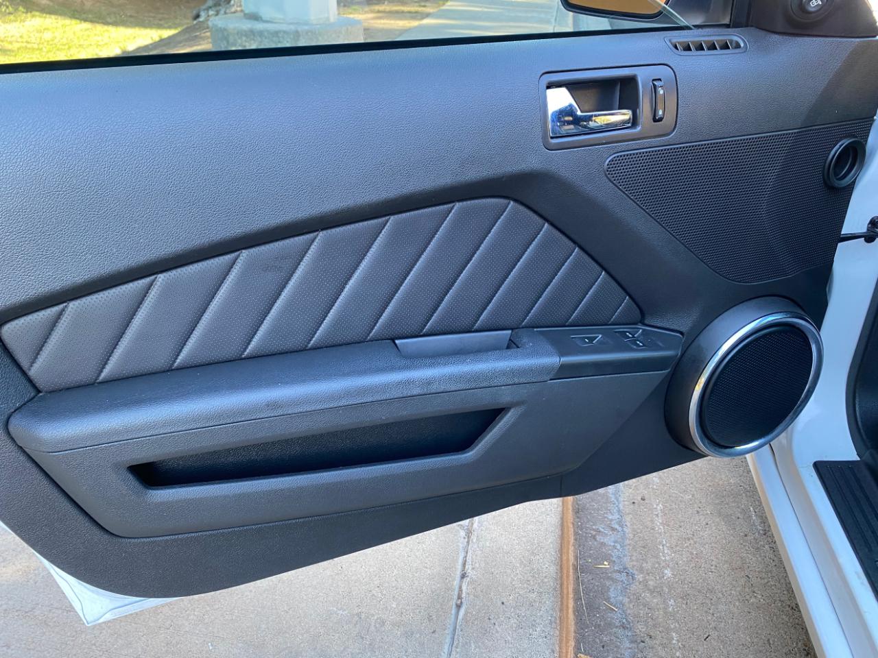 Ford Mustang 2dr Conv V6 Premium 2014