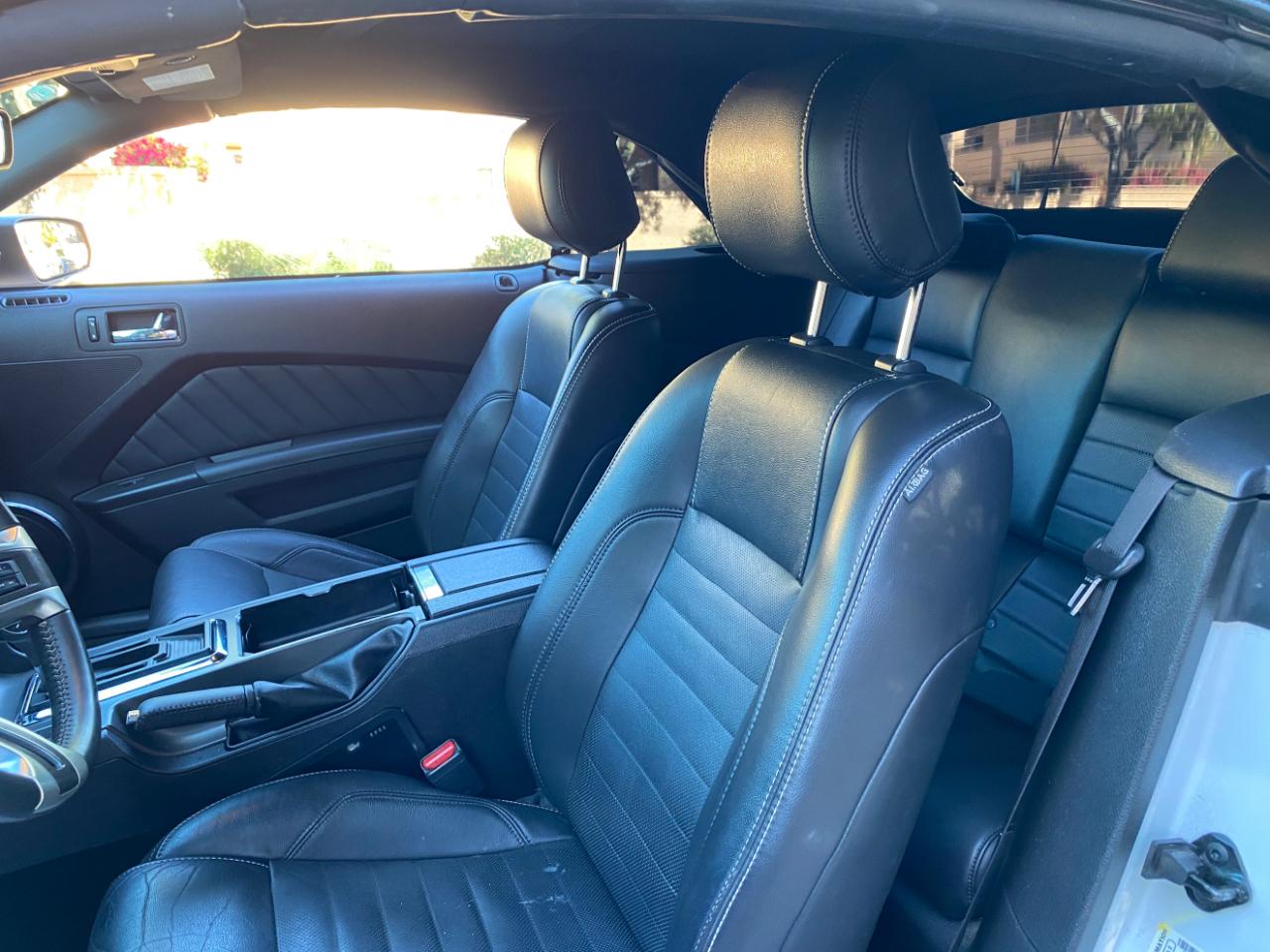 Ford Mustang 2dr Conv V6 Premium 2014