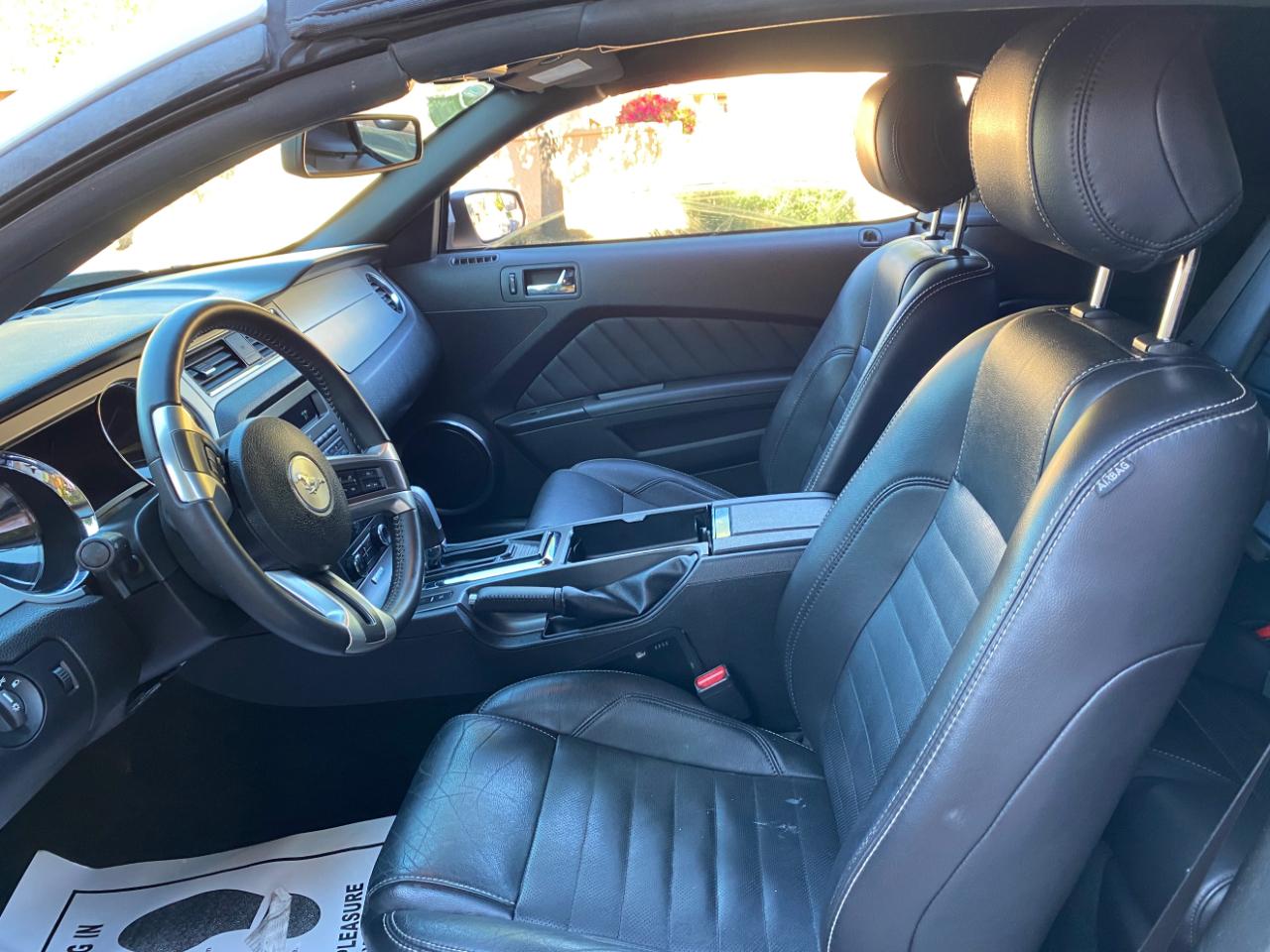 Ford Mustang 2dr Conv V6 Premium 2014