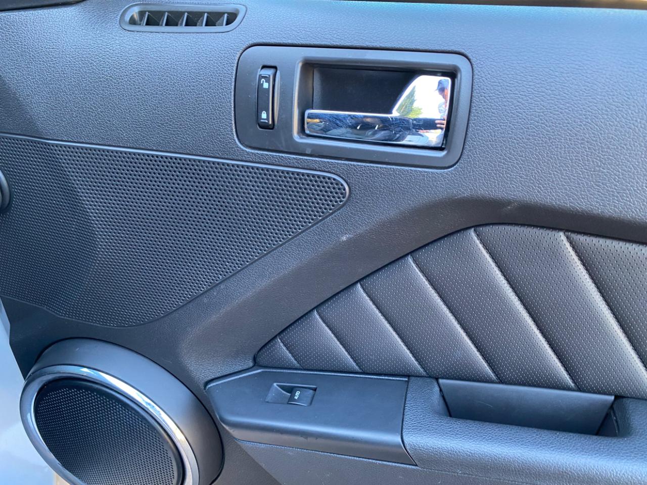 Ford Mustang 2dr Conv V6 Premium 2014