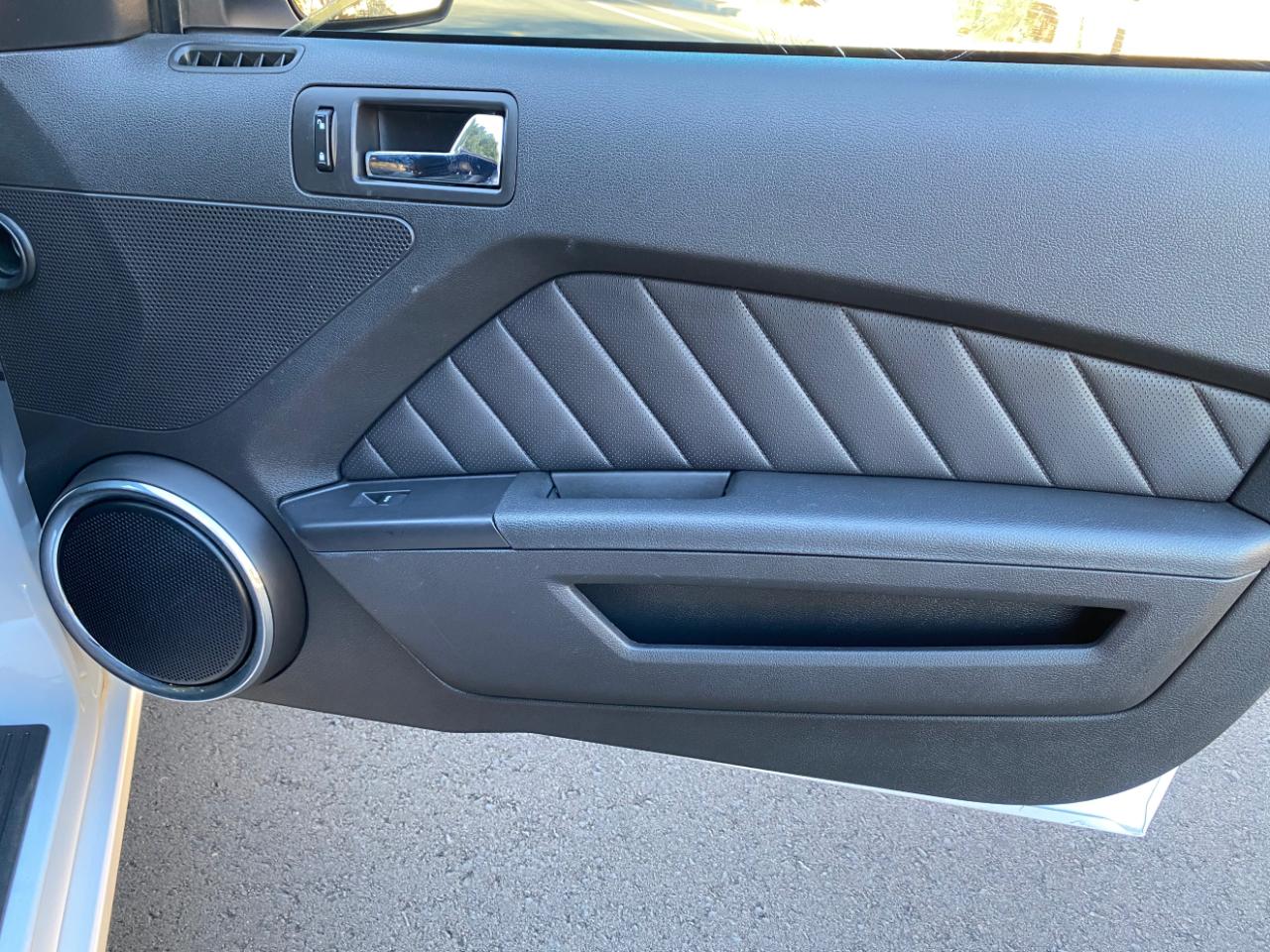 Ford Mustang 2dr Conv V6 Premium 2014