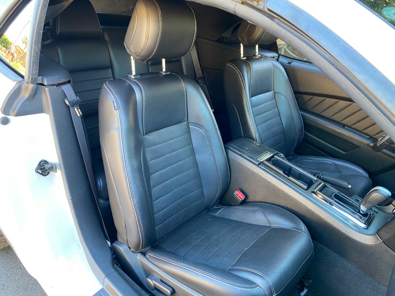 Ford Mustang 2dr Conv V6 Premium 2014