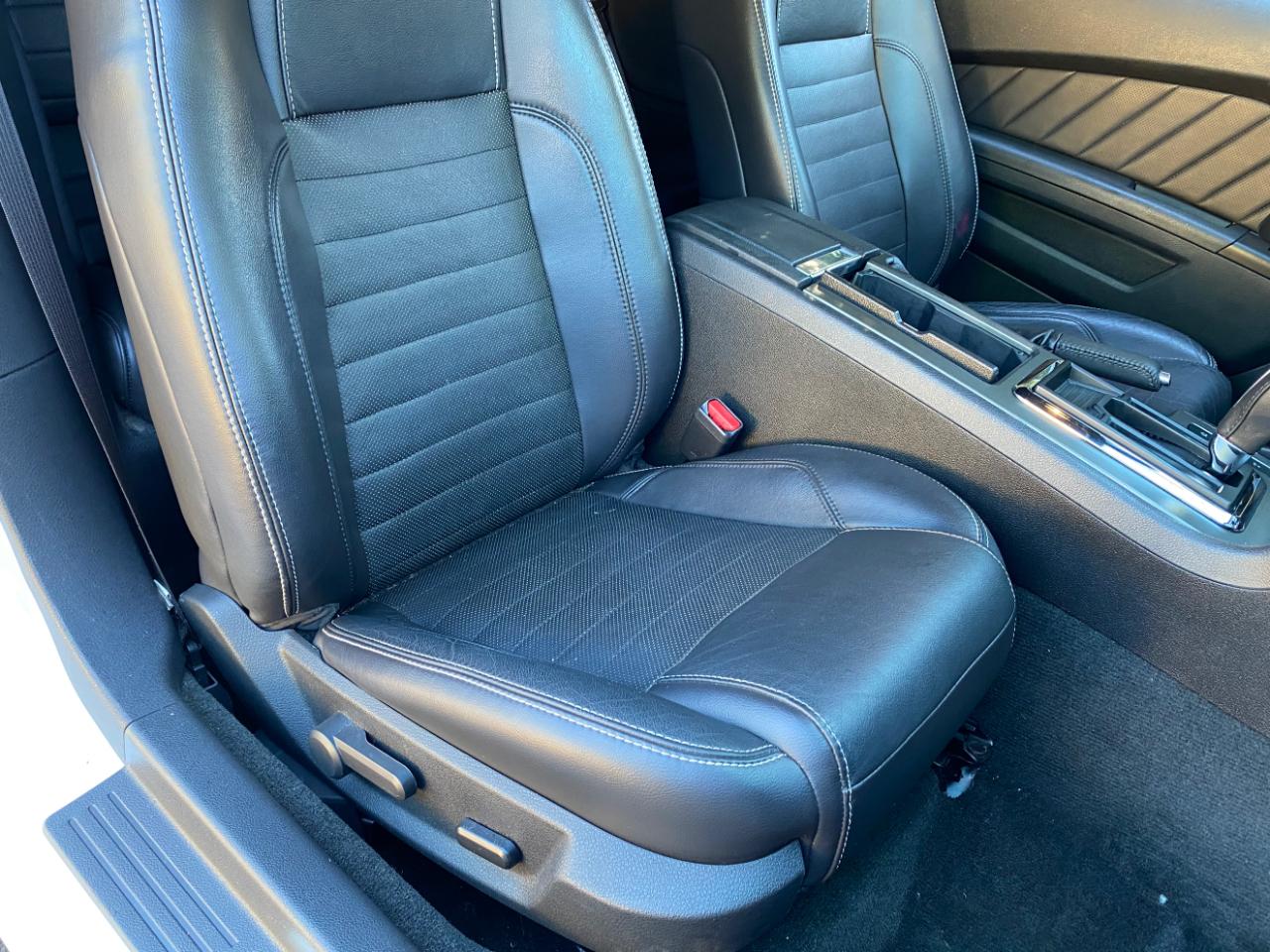 Ford Mustang 2dr Conv V6 Premium 2014