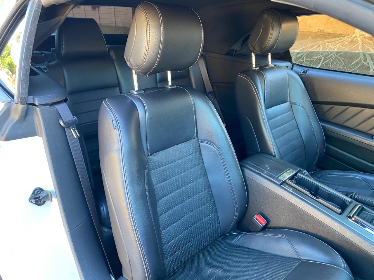 Ford Mustang 2dr Conv V6 Premium 2014