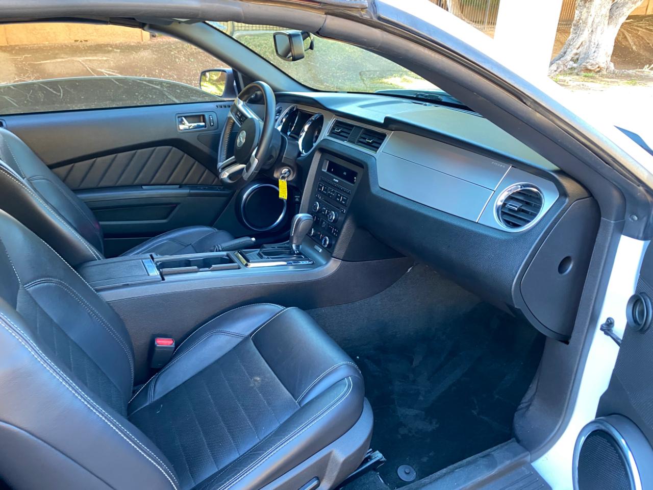 Ford Mustang 2dr Conv V6 Premium 2014