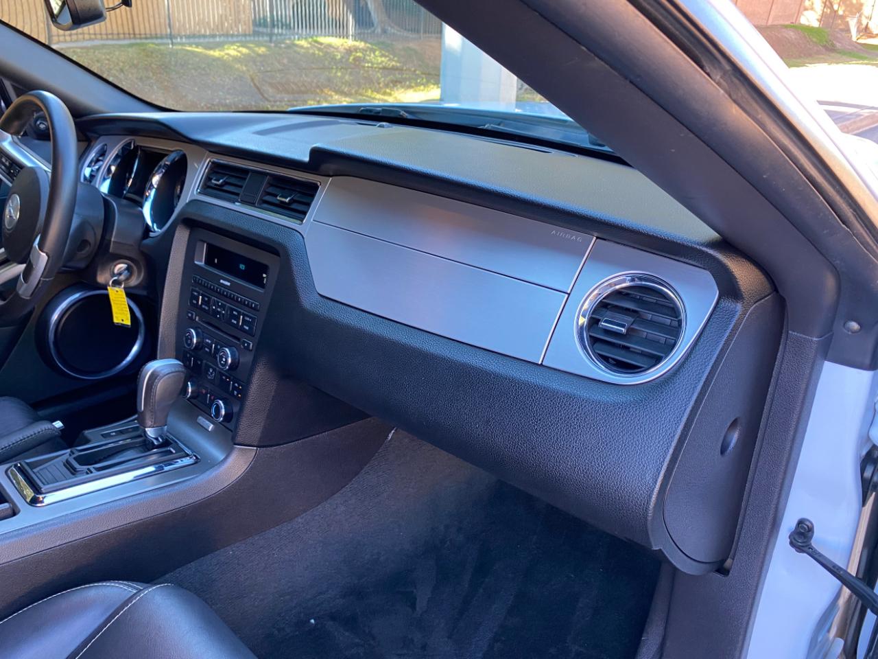 Ford Mustang 2dr Conv V6 Premium 2014