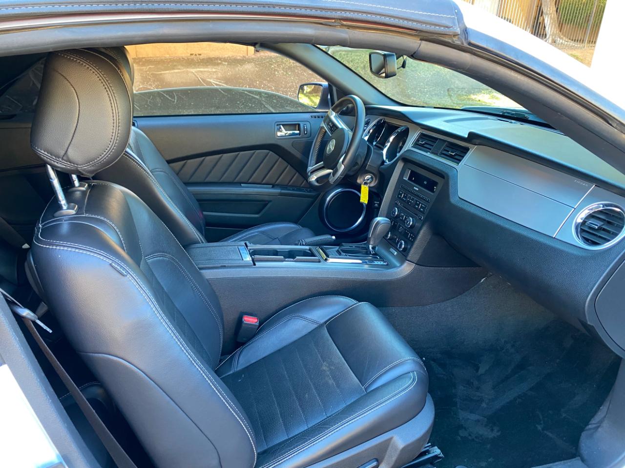 Ford Mustang 2dr Conv V6 Premium 2014