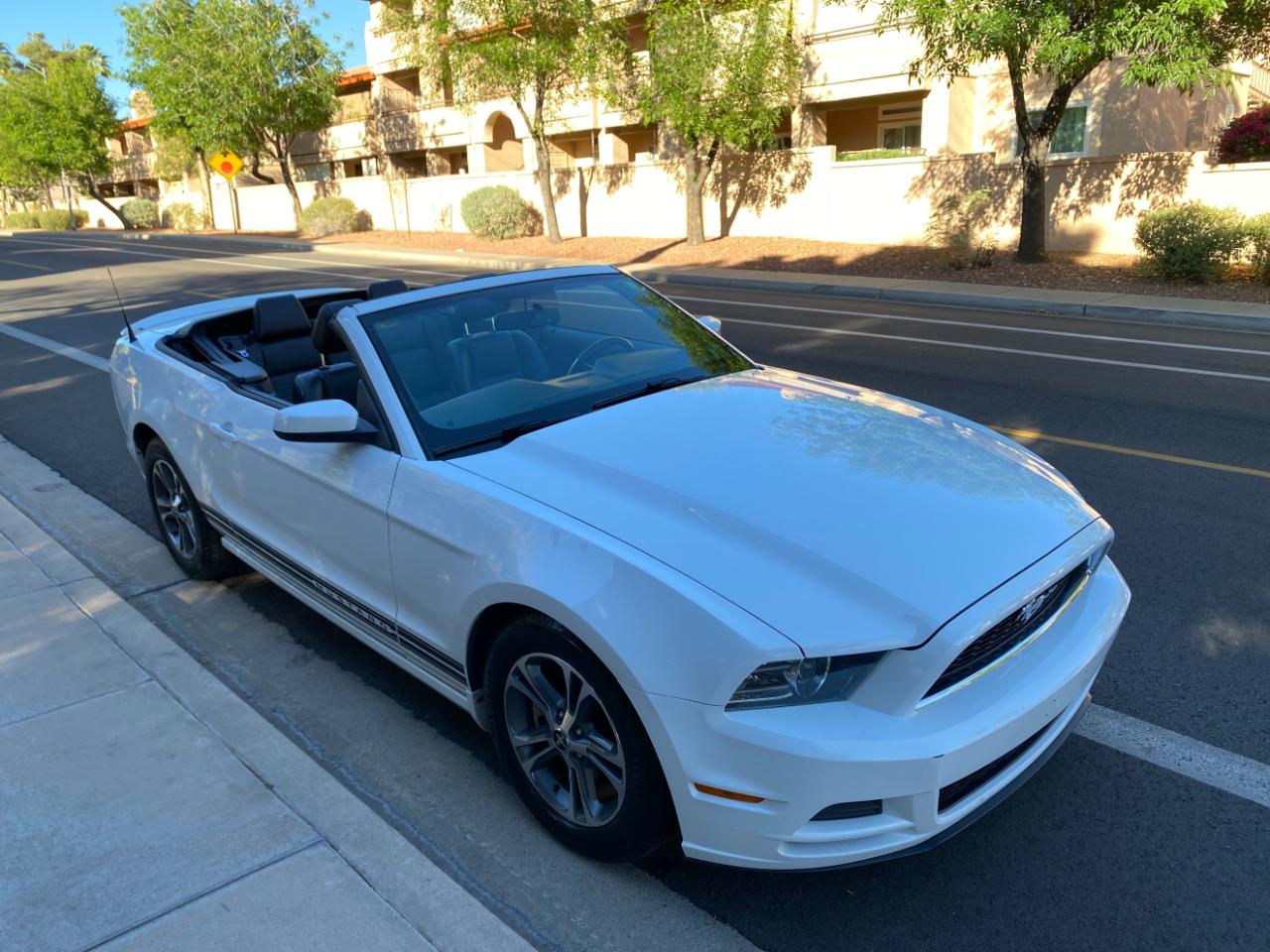 Ford Mustang 2dr Conv V6 Premium 2014