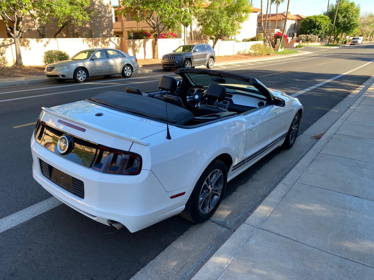 Ford Mustang 2dr Conv V6 Premium 2014