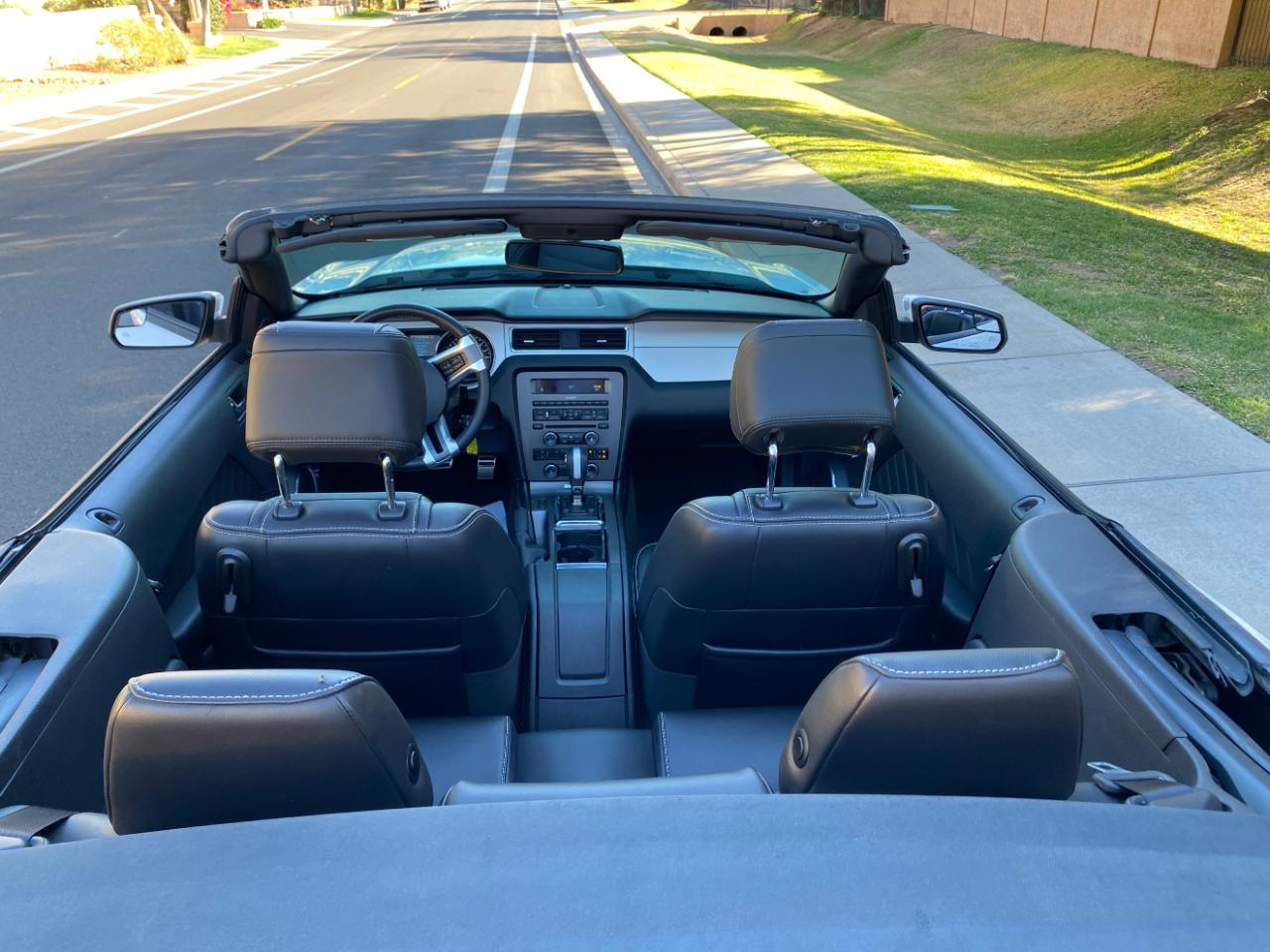 Ford Mustang 2dr Conv V6 Premium 2014