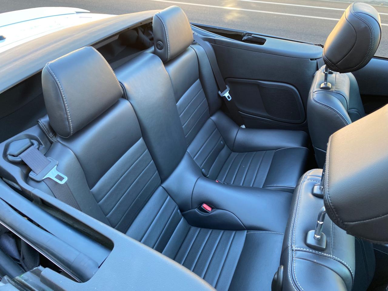 Ford Mustang 2dr Conv V6 Premium 2014