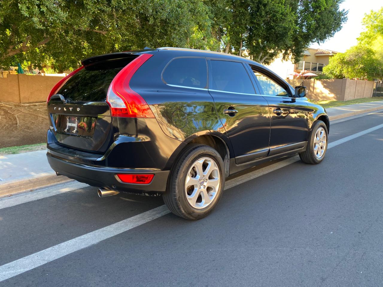 Volvo XC60 4dr 3.2L PZEV 2012