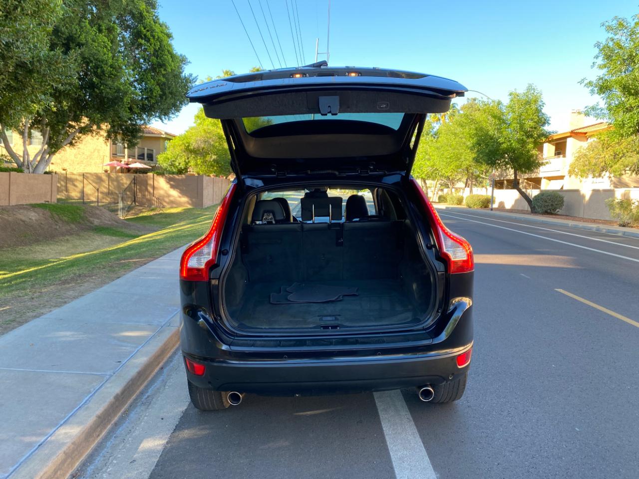 Volvo XC60 4dr 3.2L PZEV 2012