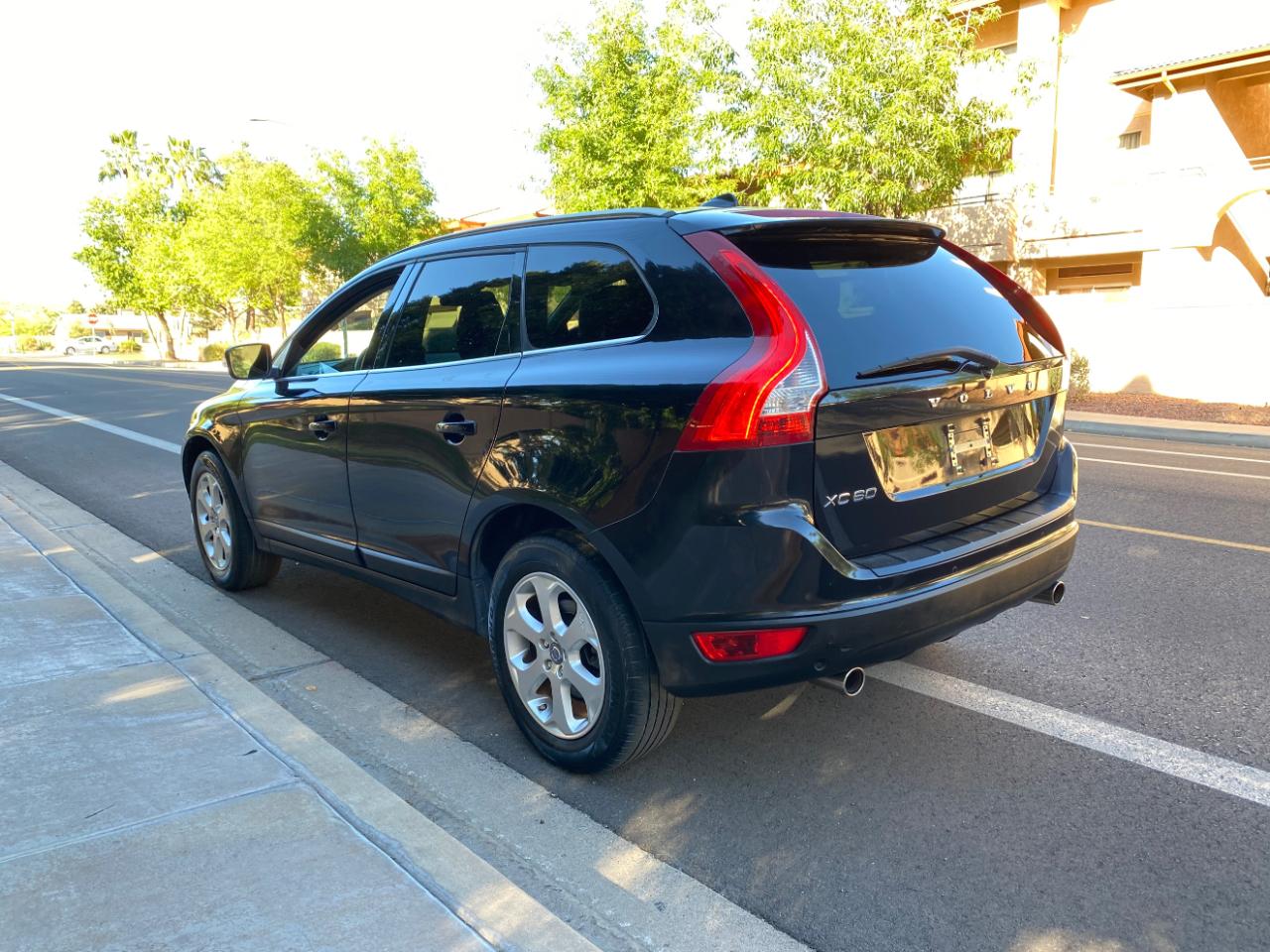 Volvo XC60 4dr 3.2L PZEV 2012