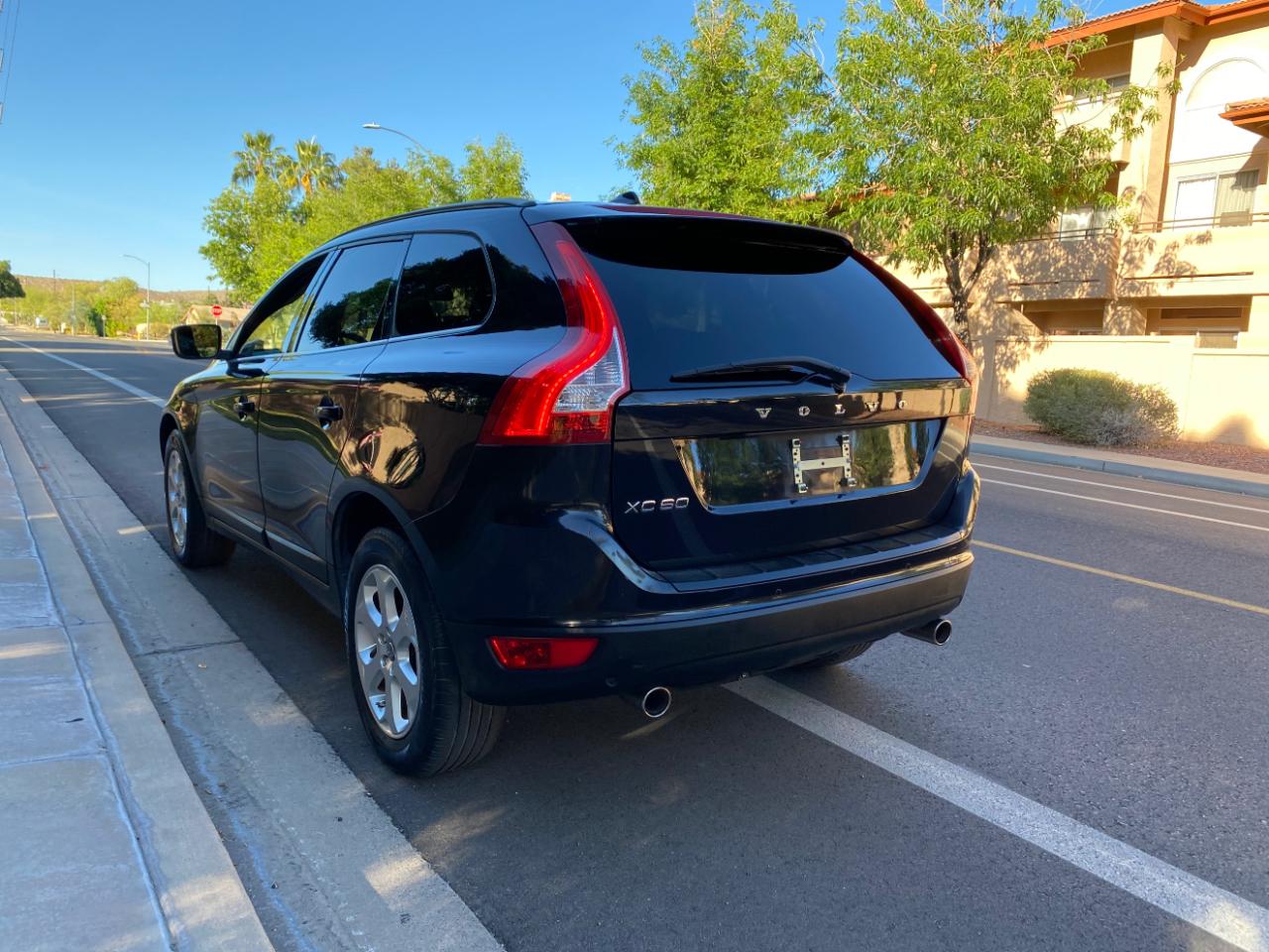 Volvo XC60 4dr 3.2L PZEV 2012