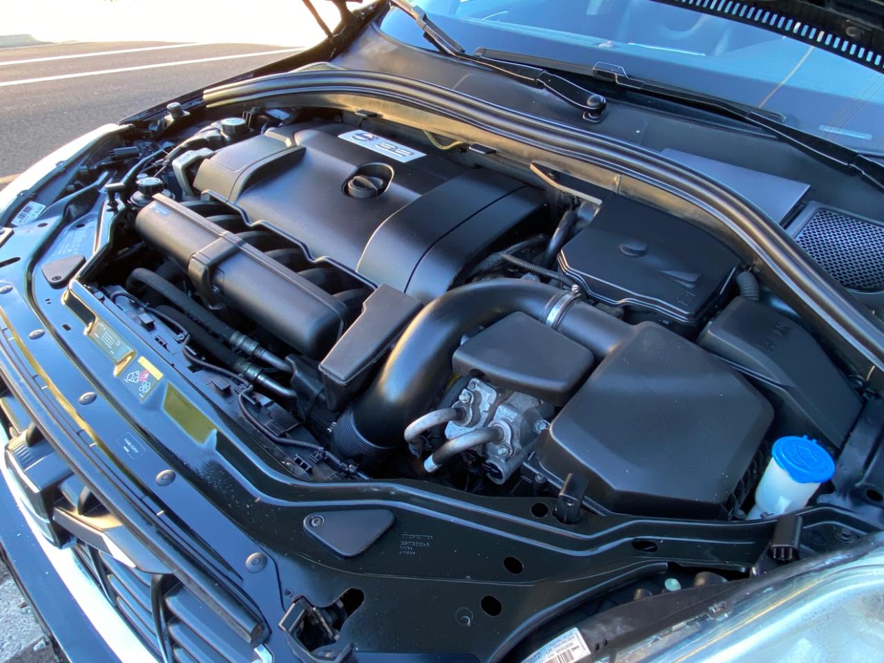 Volvo XC60 4dr 3.2L PZEV 2012