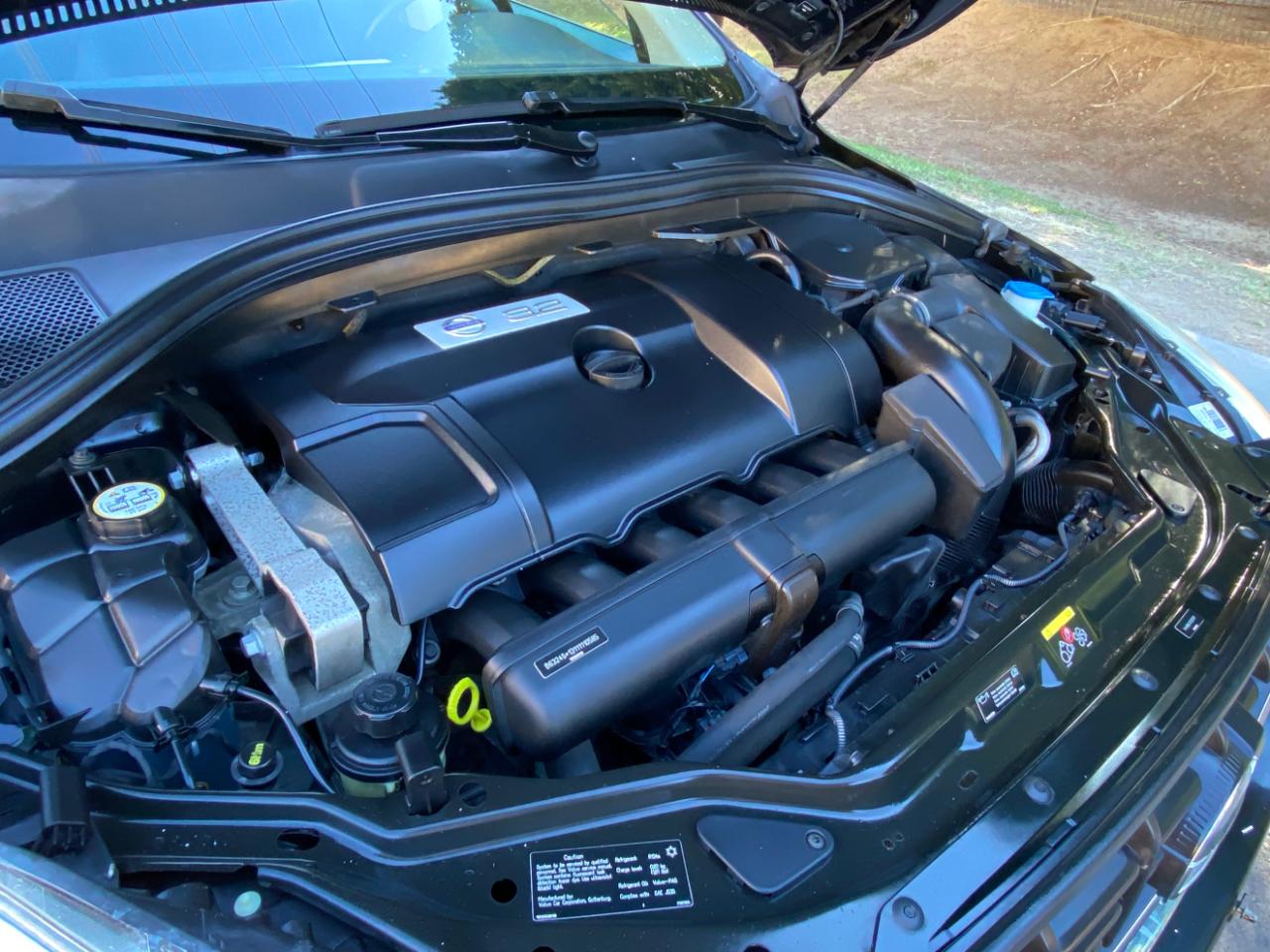 Volvo XC60 4dr 3.2L PZEV 2012