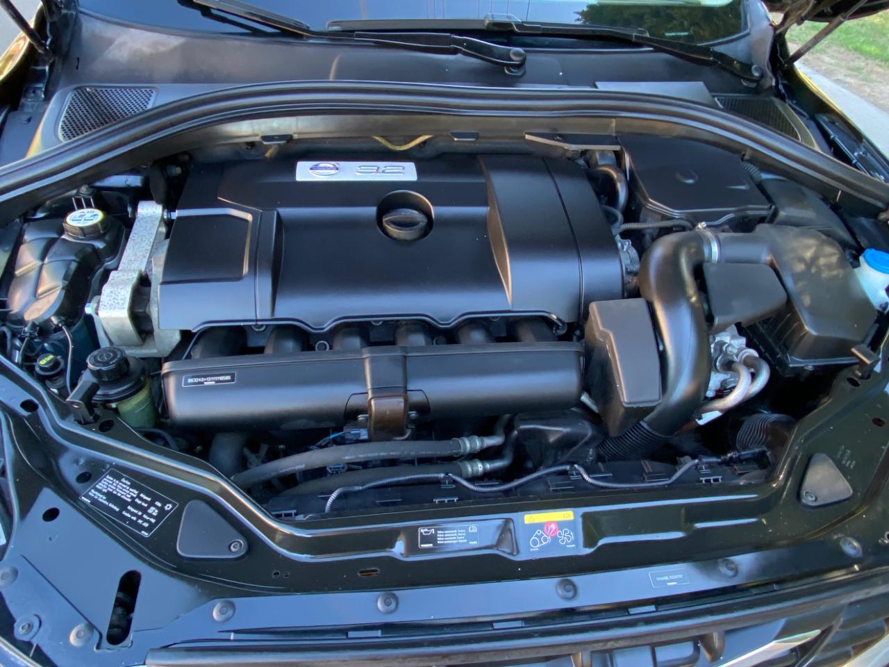 Volvo XC60 4dr 3.2L PZEV 2012