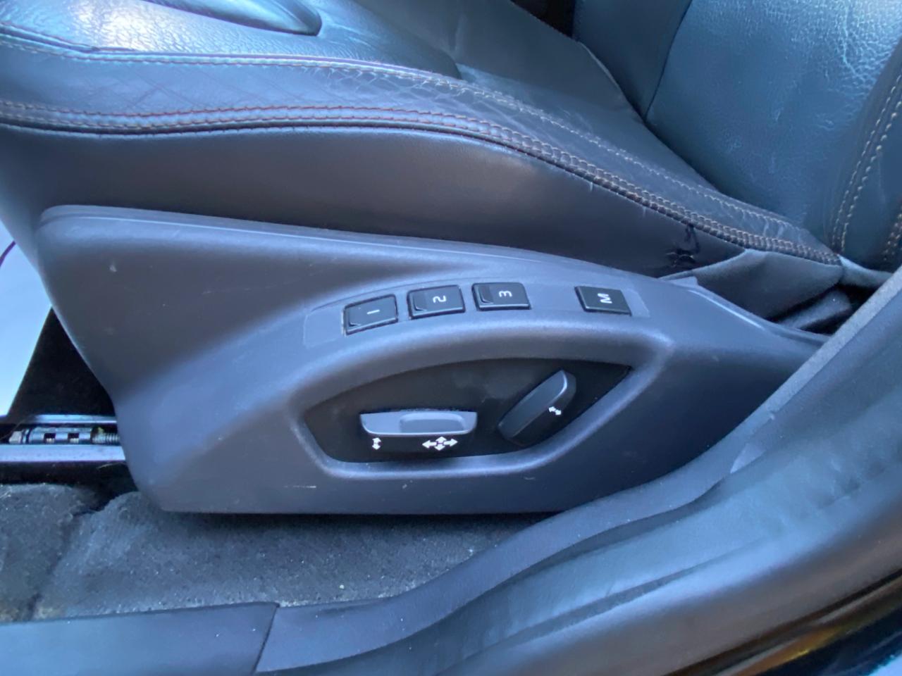 Volvo XC60 4dr 3.2L PZEV 2012