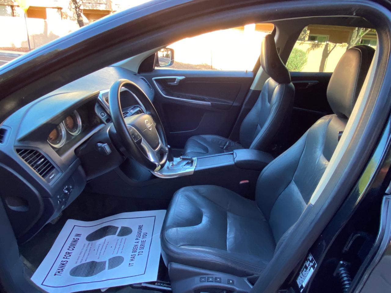 Volvo XC60 4dr 3.2L PZEV 2012