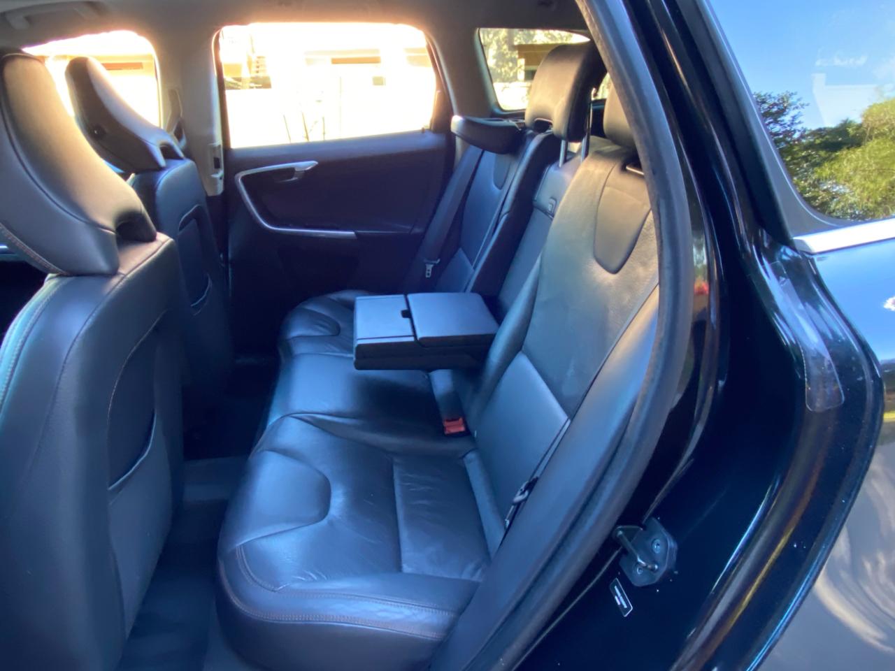 Volvo XC60 4dr 3.2L PZEV 2012