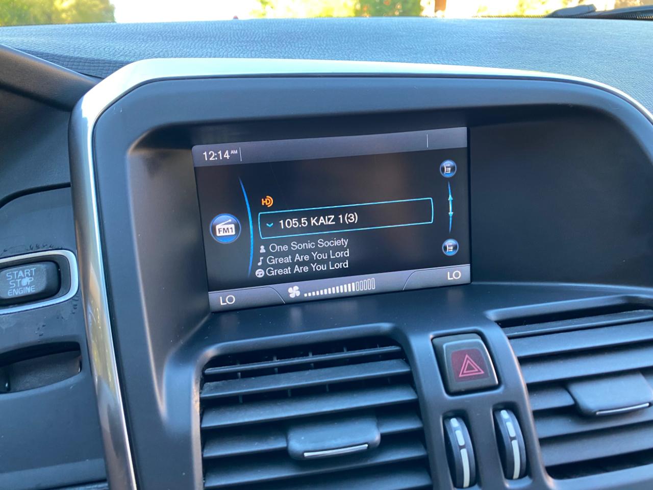 Volvo XC60 4dr 3.2L PZEV 2012