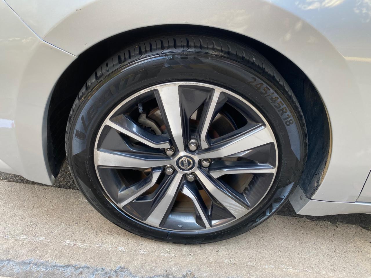 Nissan Maxima SV 3.5L 2020