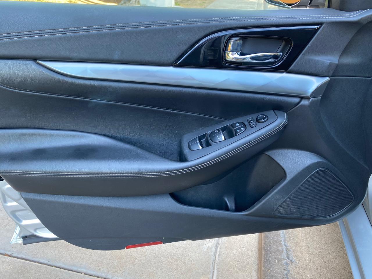 Nissan Maxima SV 3.5L 2020