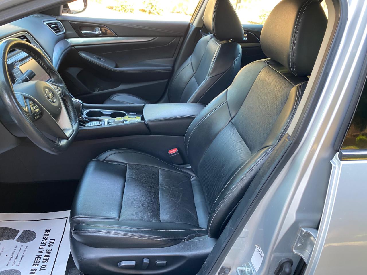 Nissan Maxima SV 3.5L 2020