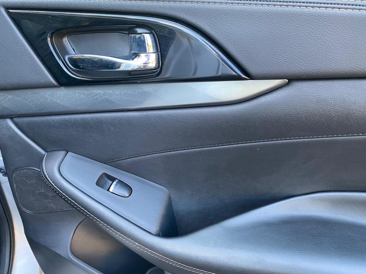 Nissan Maxima SV 3.5L 2020