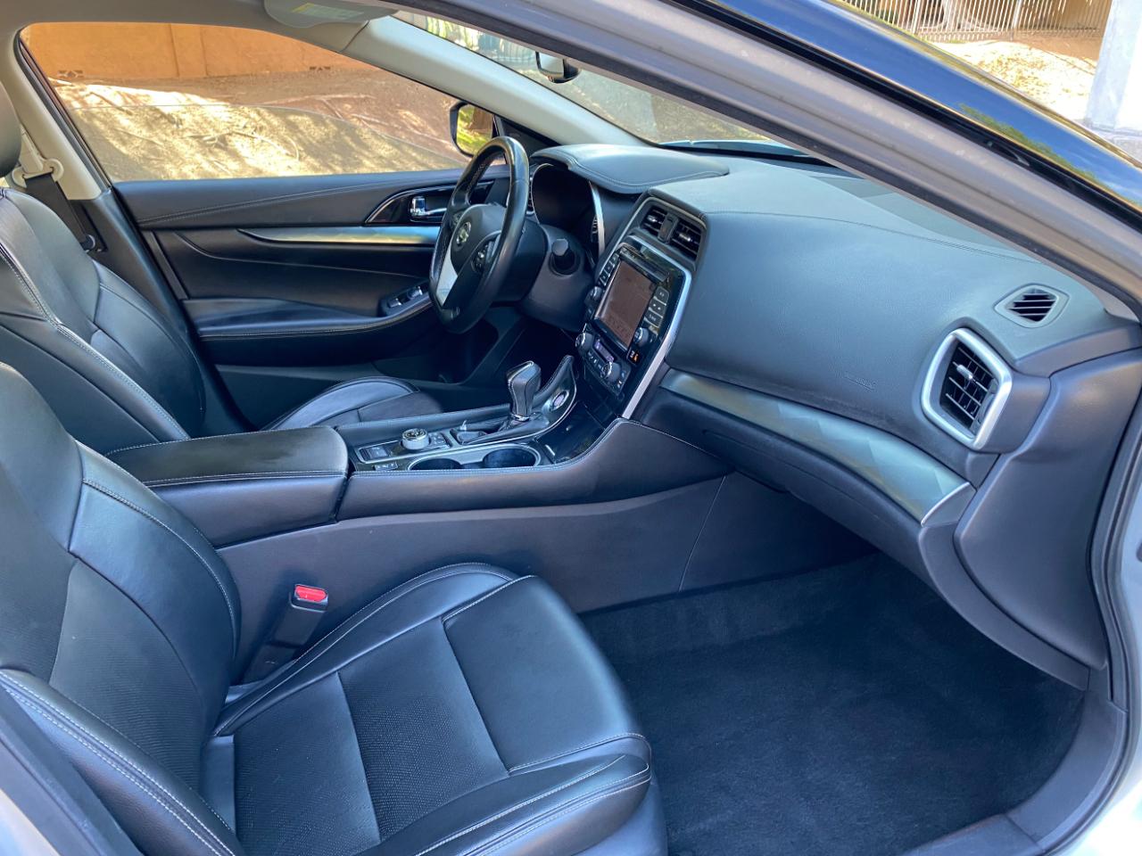 Nissan Maxima SV 3.5L 2020