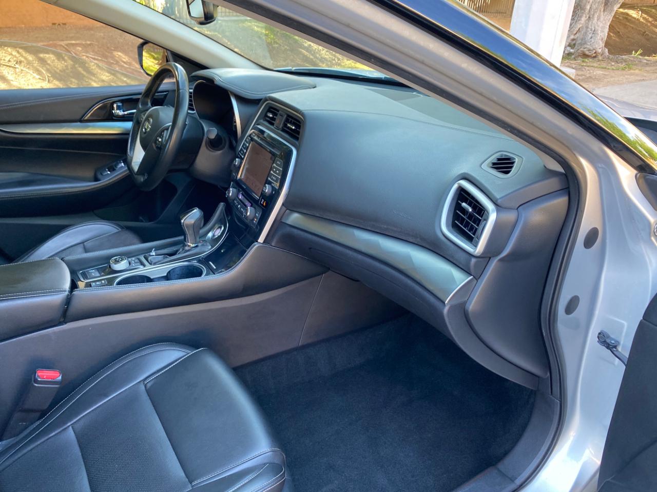 Nissan Maxima SV 3.5L 2020