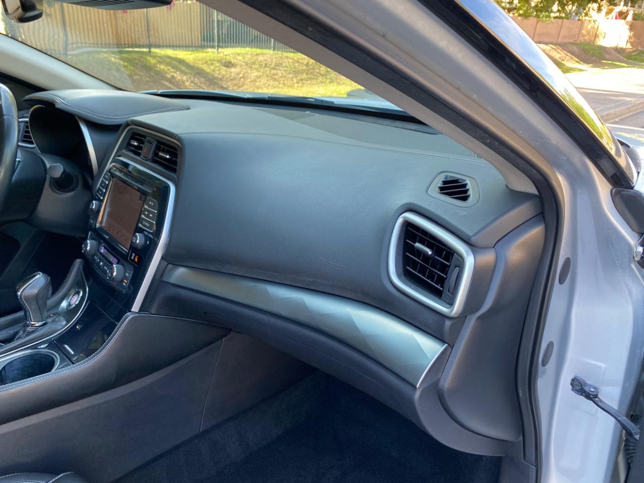 Nissan Maxima SV 3.5L 2020