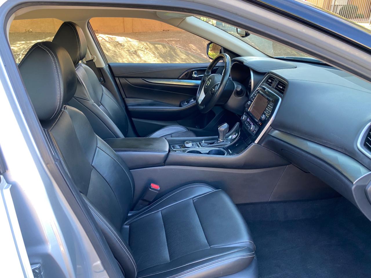 Nissan Maxima SV 3.5L 2020