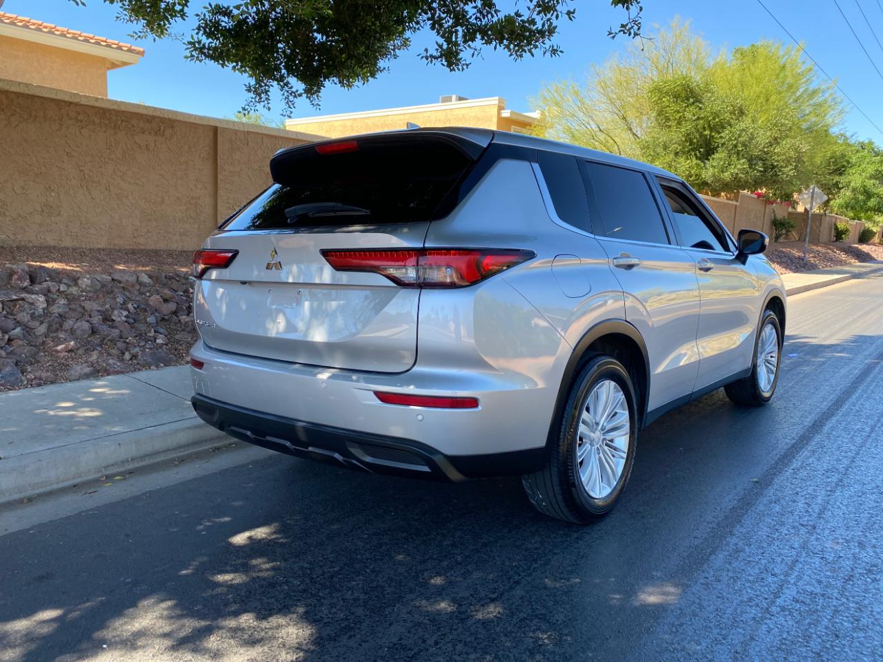 Mitsubishi Outlander ES 2022