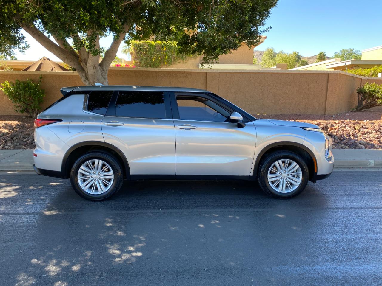 Mitsubishi Outlander ES 2022