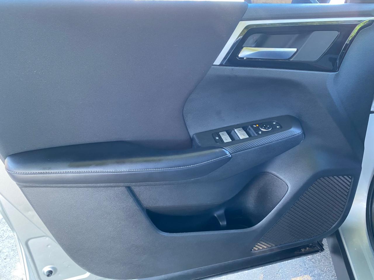 Mitsubishi Outlander ES 2022