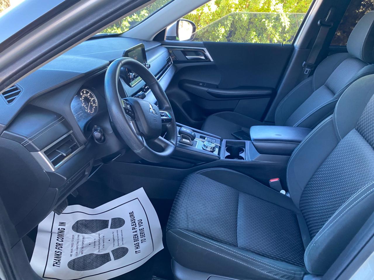 Mitsubishi Outlander ES 2022