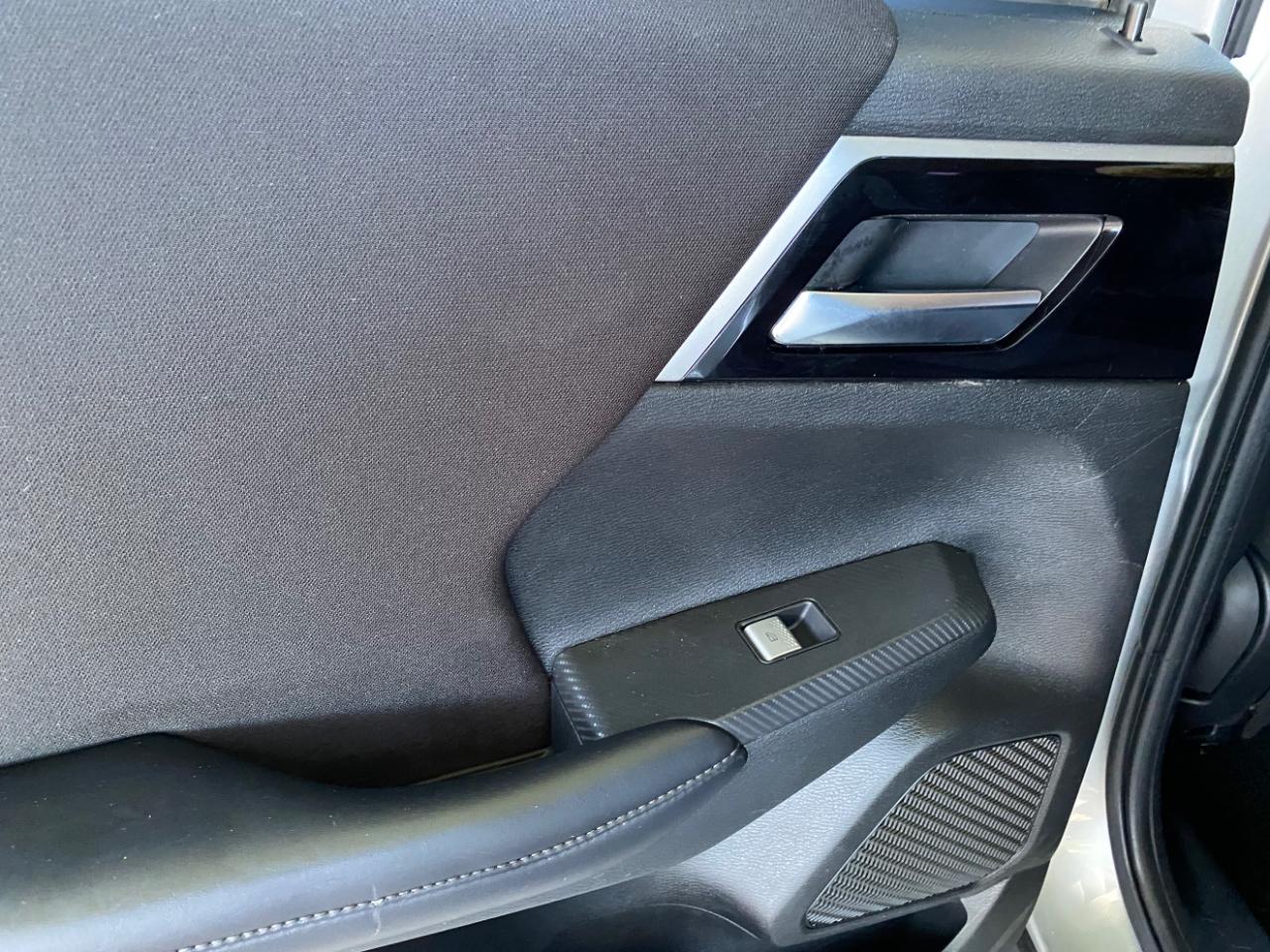 Mitsubishi Outlander ES 2022