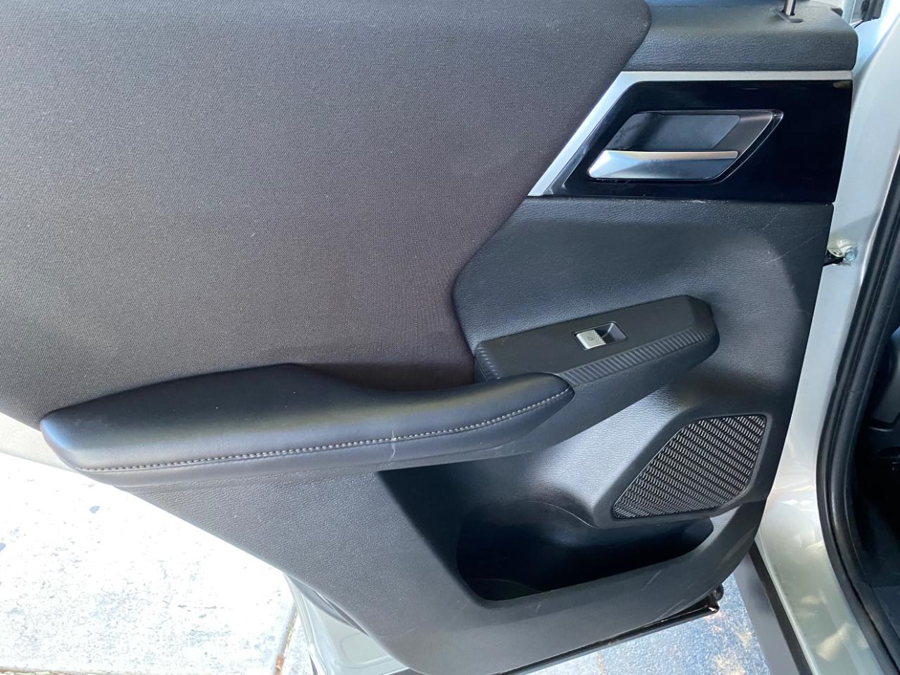 Mitsubishi Outlander ES 2022