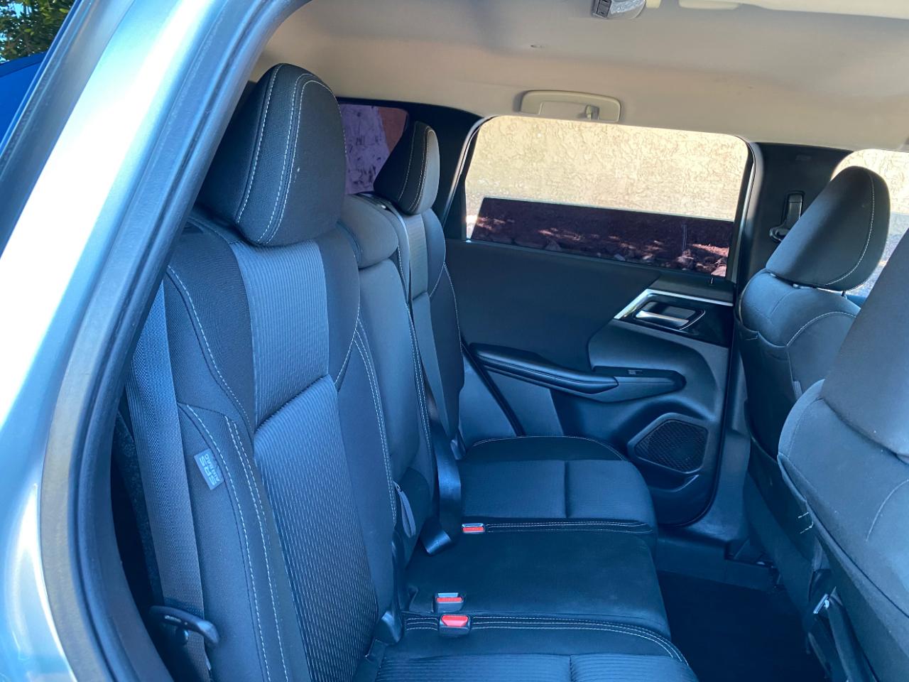 Mitsubishi Outlander ES 2022