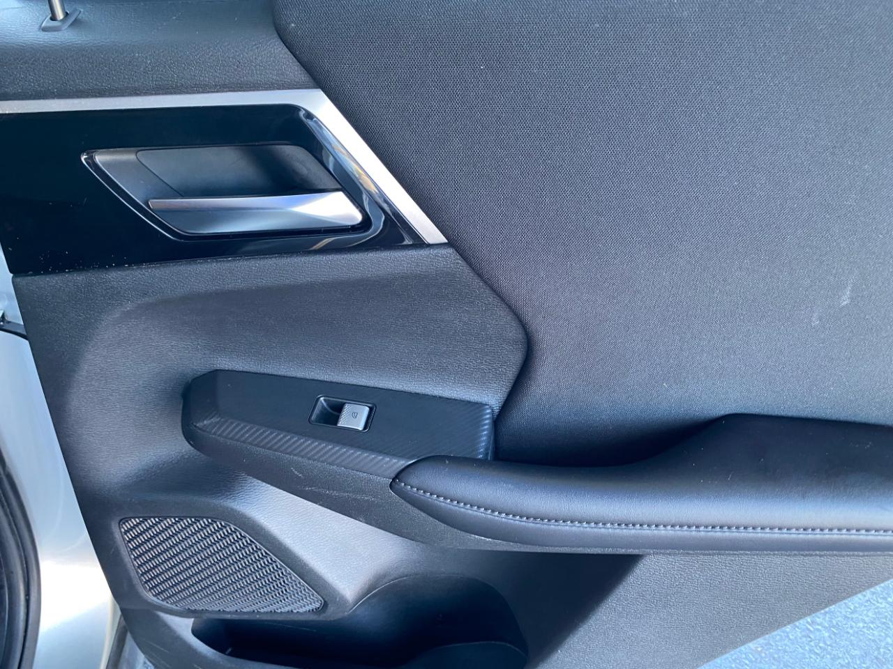 Mitsubishi Outlander ES 2022