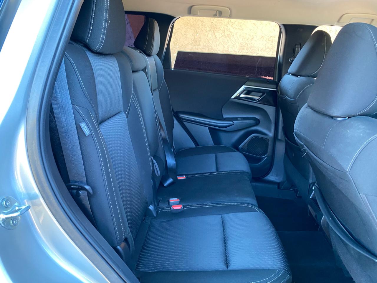 Mitsubishi Outlander ES 2022