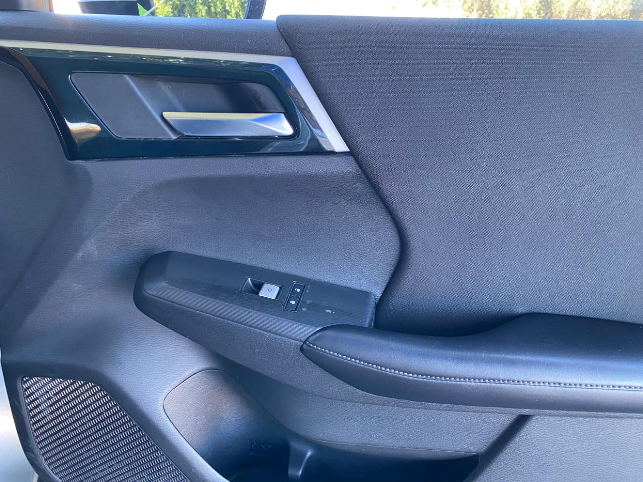 Mitsubishi Outlander ES 2022