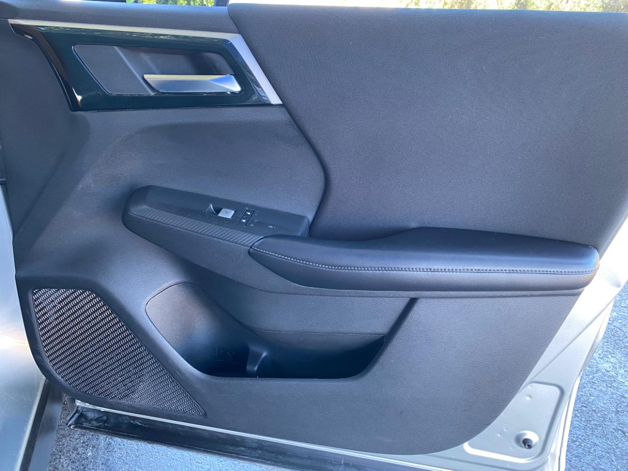 Mitsubishi Outlander ES 2022