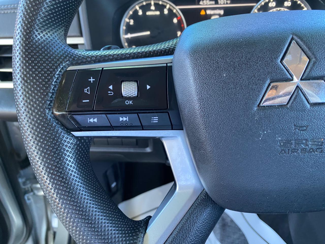 Mitsubishi Outlander ES 2022